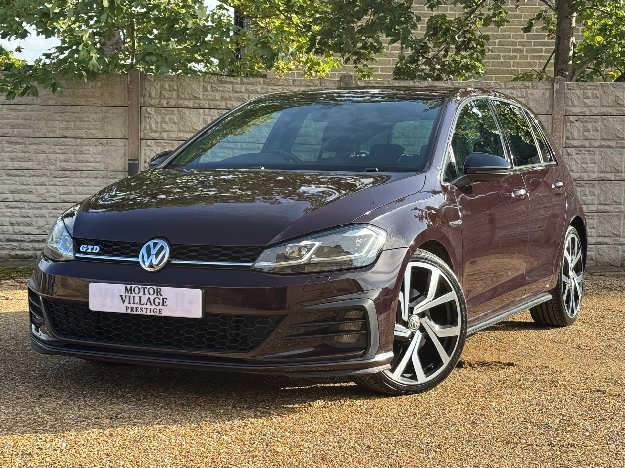2017 Volkswagen Golf — photo 1